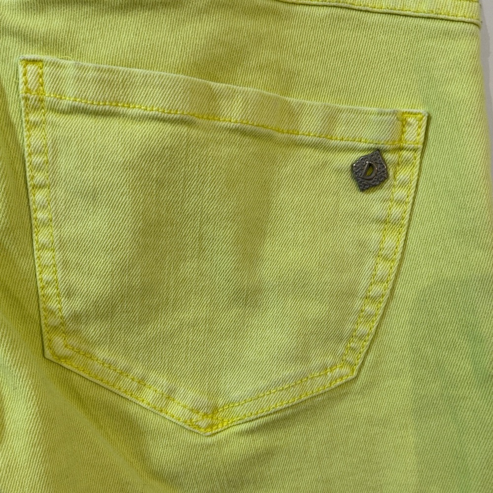 Democracy Women’s Lime Yellow High Rise Cropped Cuffed Jeans Size 2 - Picture 4 of 14